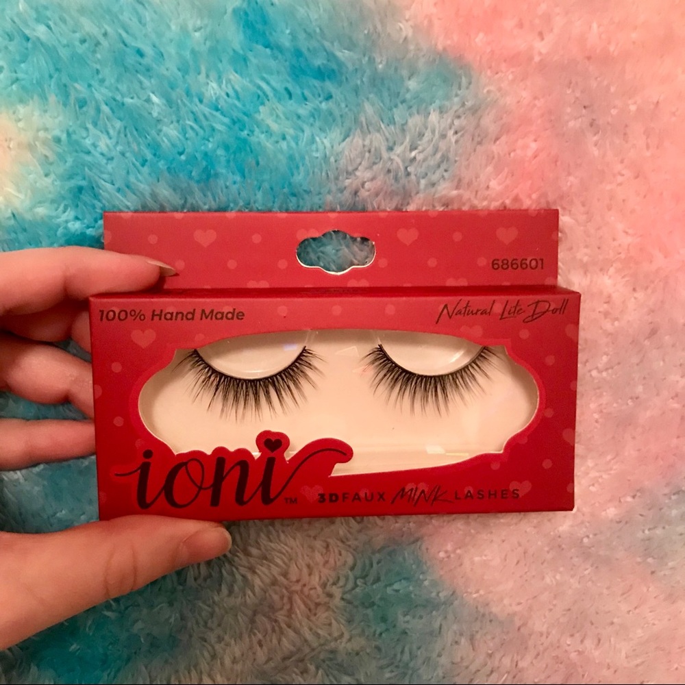 Faux Eyelash Bundle - Picture 6 of 7